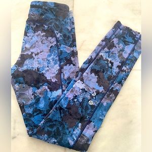 Lululemon leggings size 4 25’